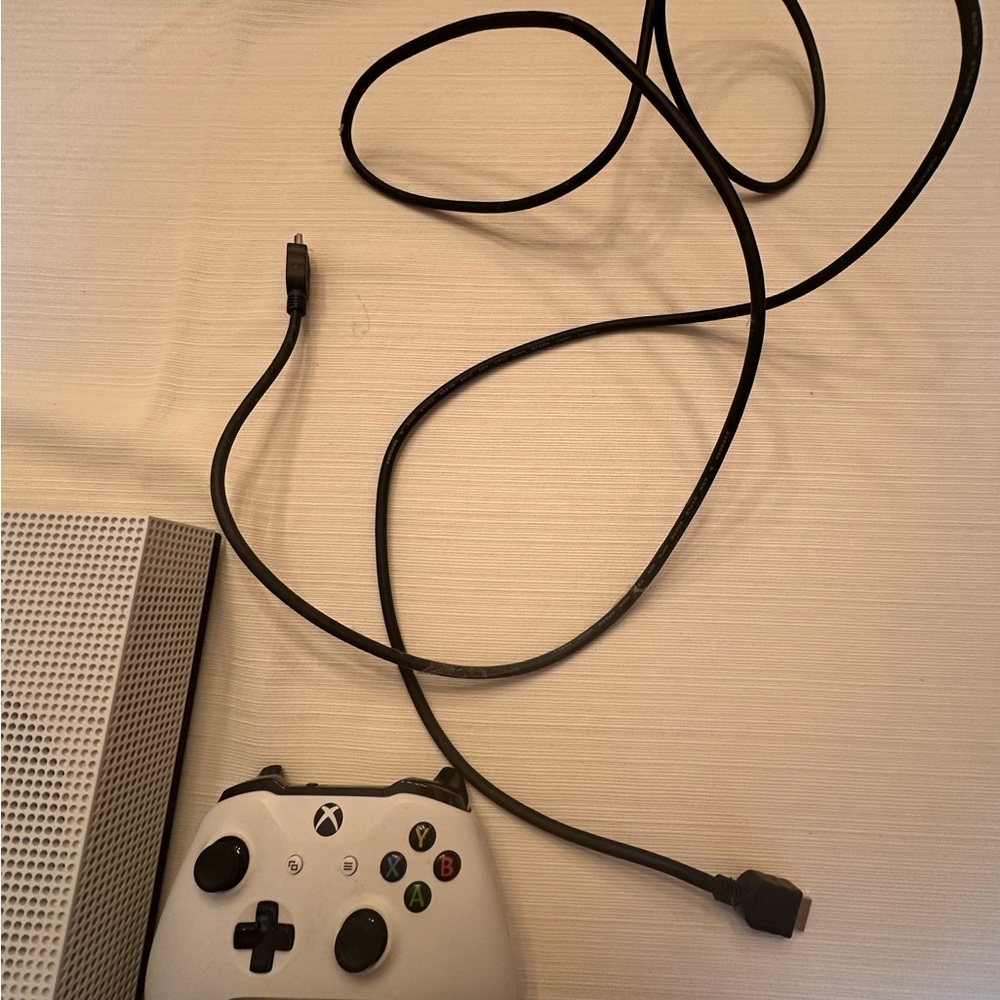 Xbox One - Picture 3 of 3